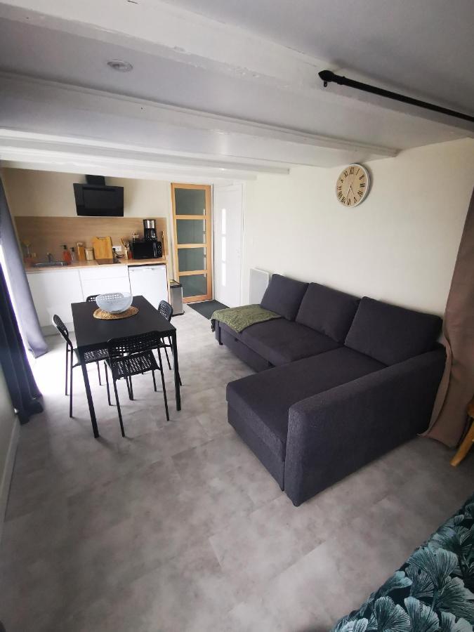 Logement Chaleureux Avec Parking Gratuit Oyre エクステリア 写真