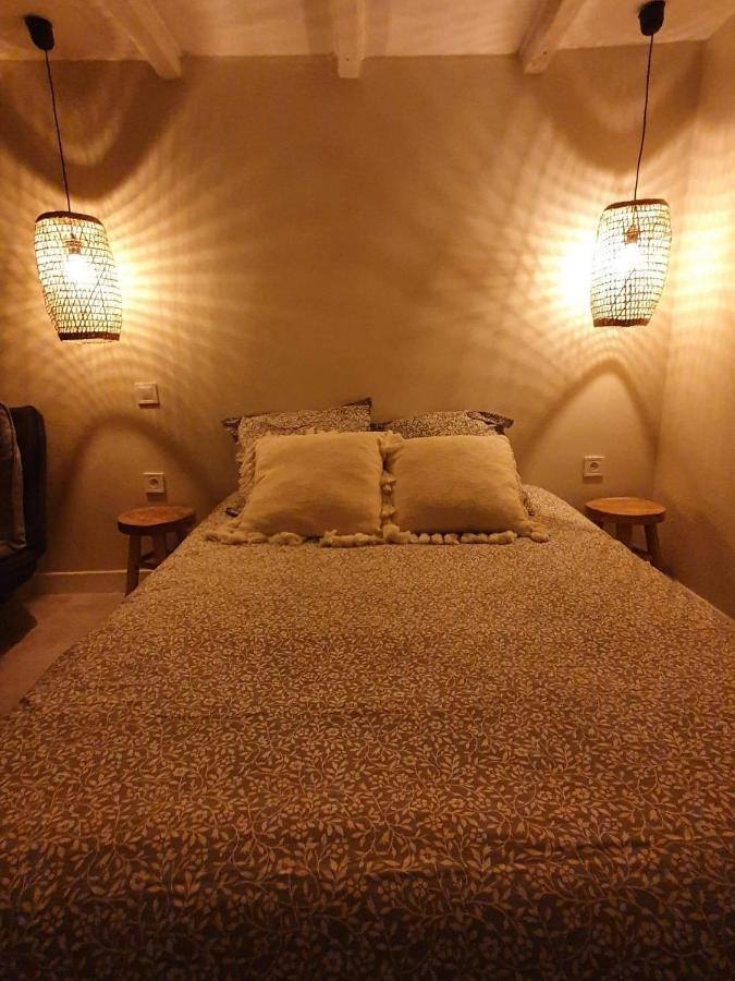 Logement Chaleureux Avec Parking Gratuit Oyre エクステリア 写真